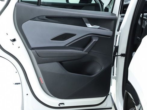 New 2026 Volkswagen Tiguan SE R-Line image 17