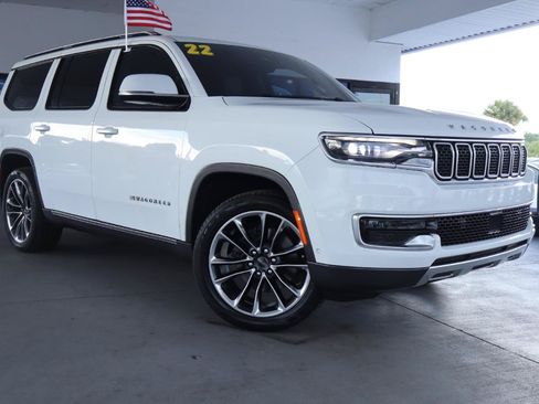 Used 2022 Jeep Wagoneer Series III w/ Premium Group I RWD image 3