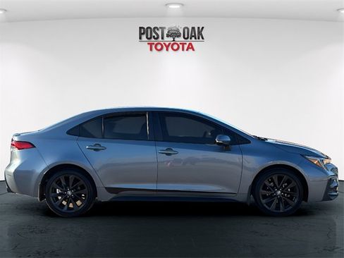 Used 2024 Toyota Corolla SE image 8