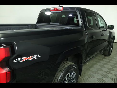 Used 2023 Chevrolet Colorado LT w/ LT Convenience Package III image 20