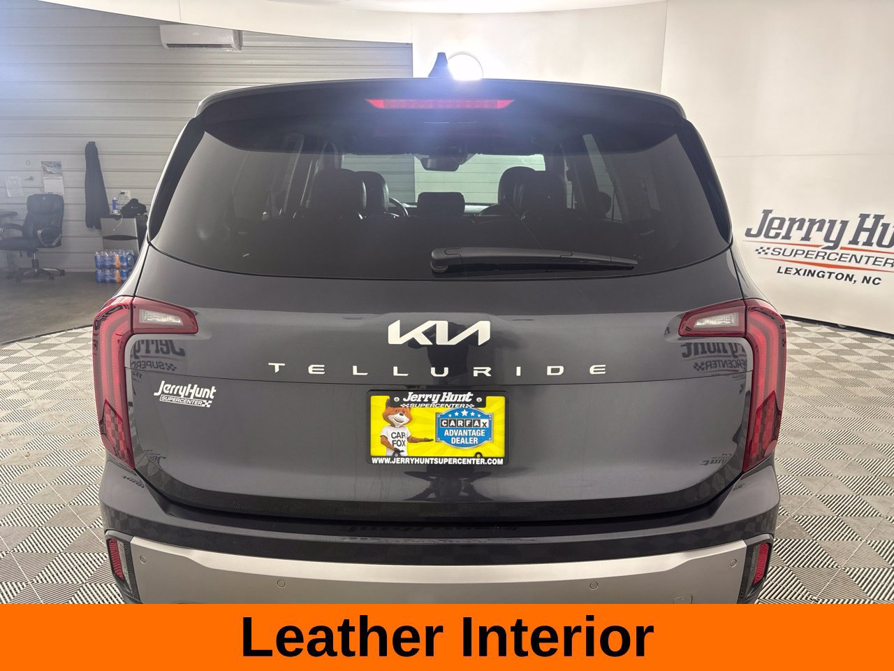 Used 2025 Kia Telluride LX FWD image 7