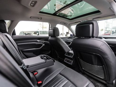 Used 2022 Audi e-tron Premium Plus AWD/4WD image 82