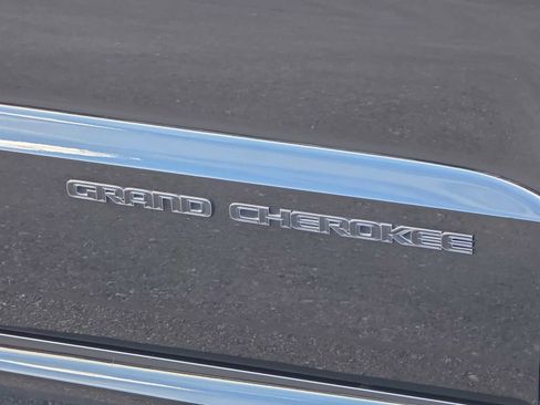 Used 2020 Jeep Grand Cherokee Limited X image 11