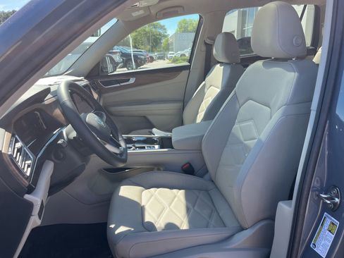 New 2026 Volkswagen Atlas SE FWD image 22