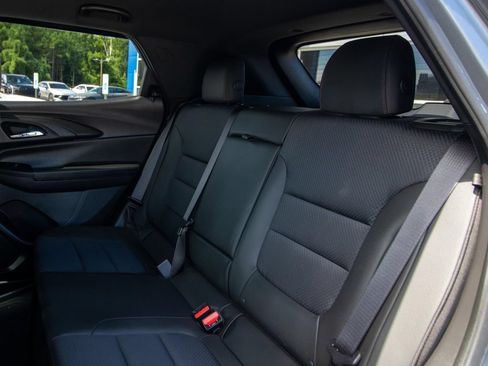 Used 2022 Chevrolet TrailBlazer RS FWD image 9