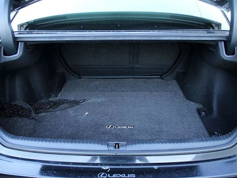 Used 2016 Lexus RC 200t image 16