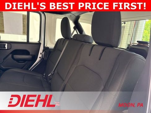 Used 2023 Jeep Wrangler Unlimited w/ Cold Weather Group AWD/4WD image 17