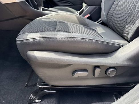 Used 2022 Subaru Forester Premium image 18