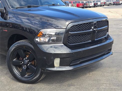 Used 2017 RAM 1500 Express w/ Black Ram 1500 Express Group image 2