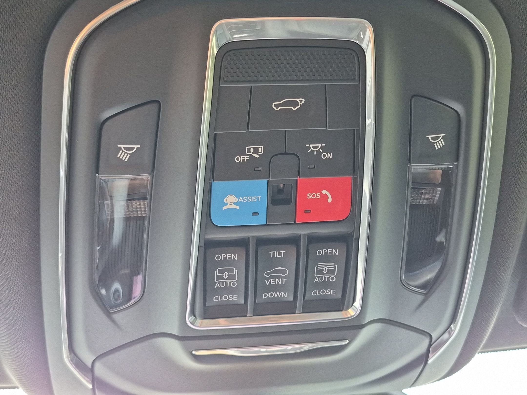 Used 2025 Jeep Grand Cherokee L Overland w/ Luxury Tech Group IV AWD/4WD image 19