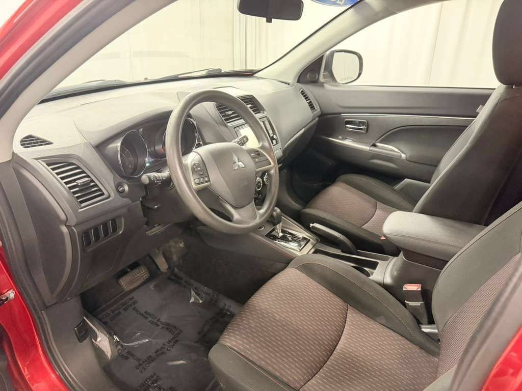 Used 2019 Mitsubishi Outlander Sport ES AWD/4WD image 23