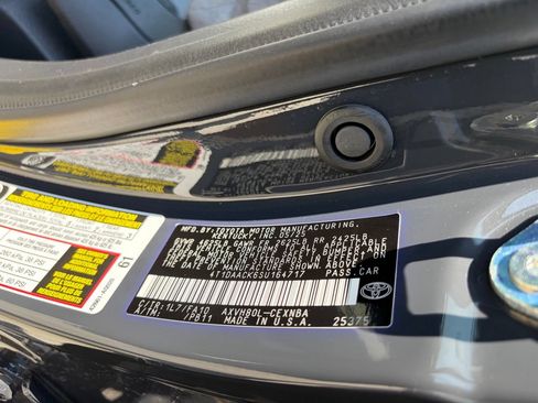 Used 2025 Toyota Camry LE FWD image 14