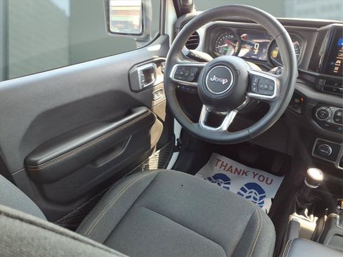 Used 2024 Jeep Wrangler Unlimited Sahara AWD/4WD image 18