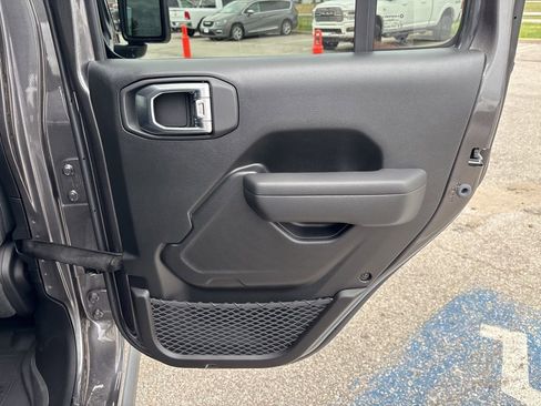 New 2026 Jeep Gladiator Willys image 42