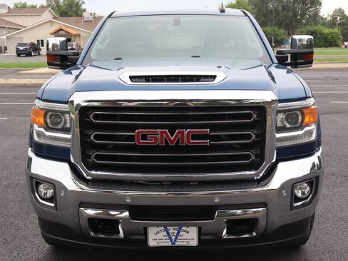 Used 2017 GMC Sierra 2500 SLT w/ Duramax Plus Package AWD/4WD image 12