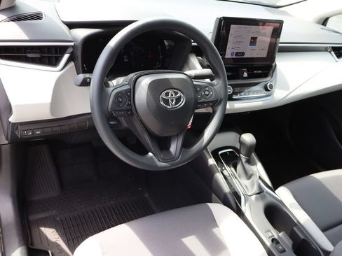Used 2026 Toyota Corolla LE FWD image 5