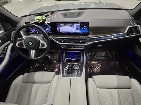 Used 2023 BMW X7 xDrive40i w/ Executive Package image 39