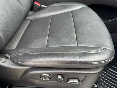 Used 2022 Cadillac Escalade ESV Luxury image 17