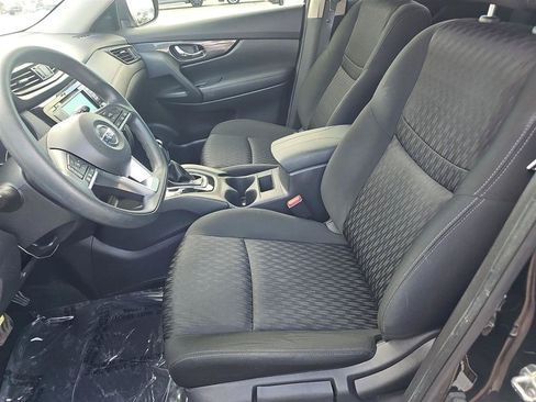 Used 2018 Nissan Rogue S AWD/4WD image 7