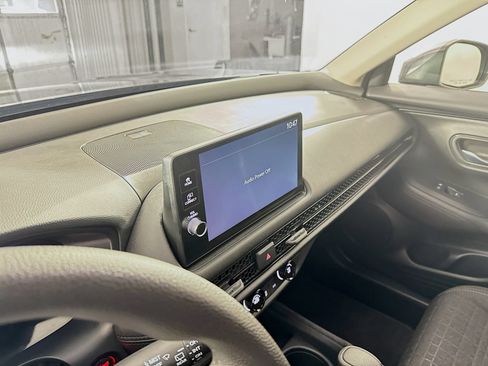 Certified 2025 Honda HR-V LX image 13