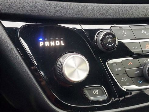 Certified 2020 Chrysler Pacifica Touring-L image 26