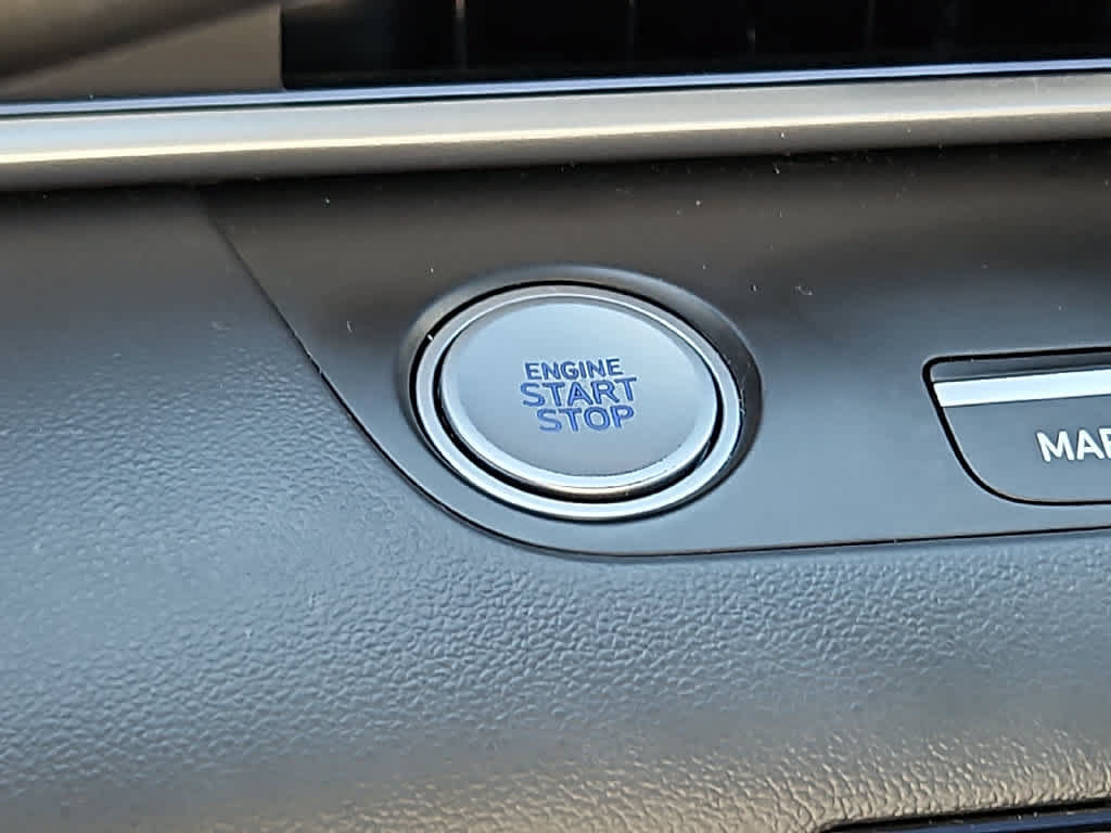 Used 2025 Hyundai Elantra SEL FWD image 23