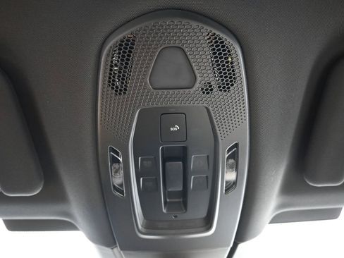 Used 2025 Porsche Panamera image 25