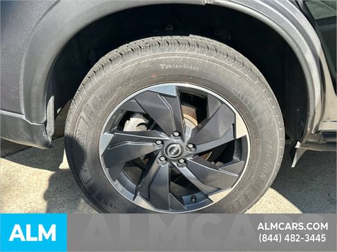 Used 2025 Nissan Rogue SV FWD image 35