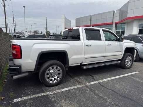 Used 2018 GMC Sierra 2500 Denali w/ Duramax Plus Package image 17