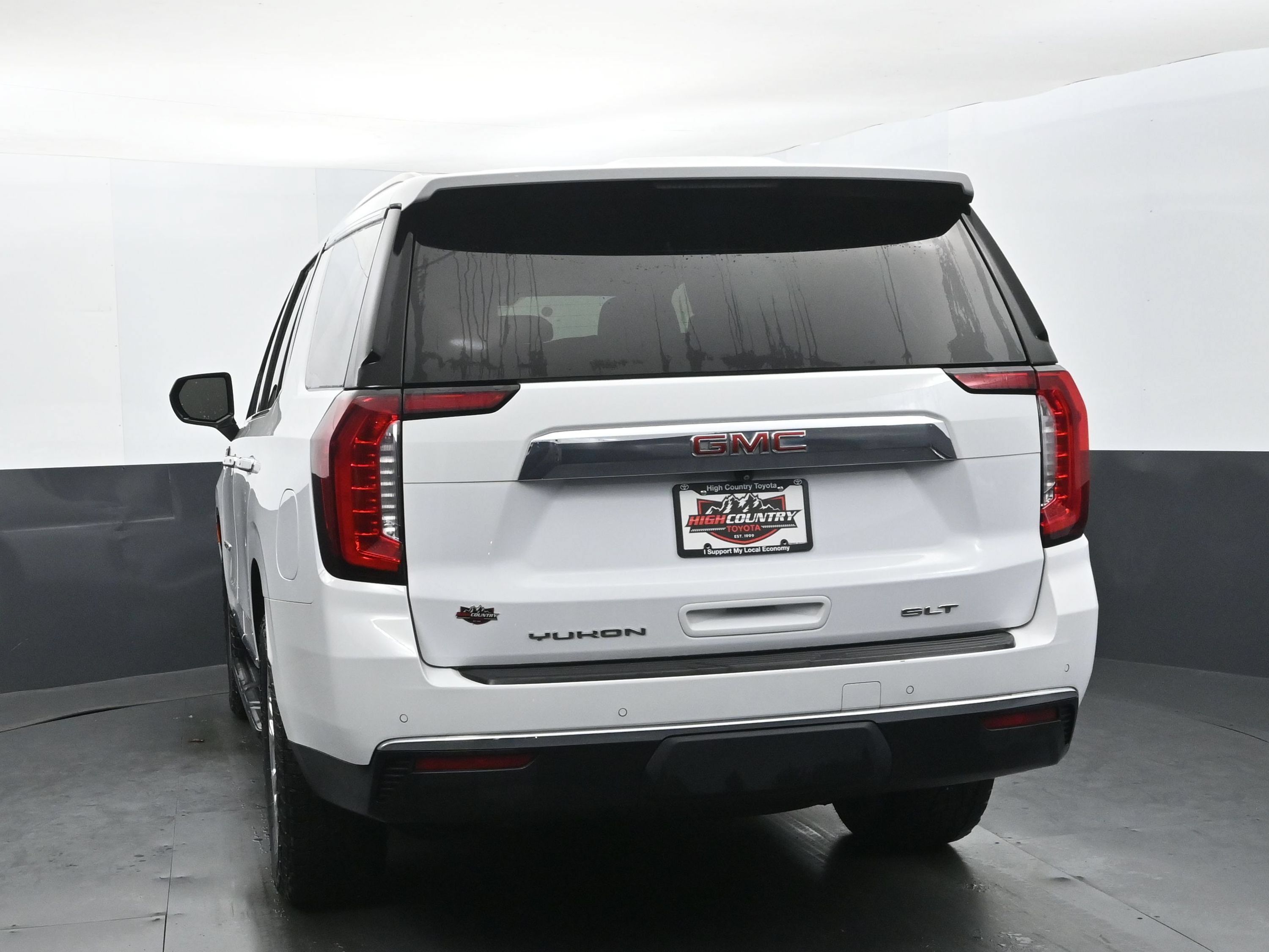 Used 2023 GMC Yukon SLT AWD/4WD image 5