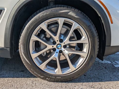 Used 2021 BMW X5 xDrive40i w/ Premium Package image 22