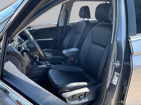 Used 2024 Volkswagen Tiguan SE AWD/4WD image 7