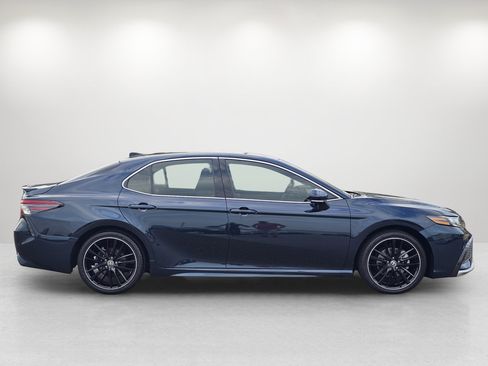 Used 2021 Toyota Camry XSE FWD image 4