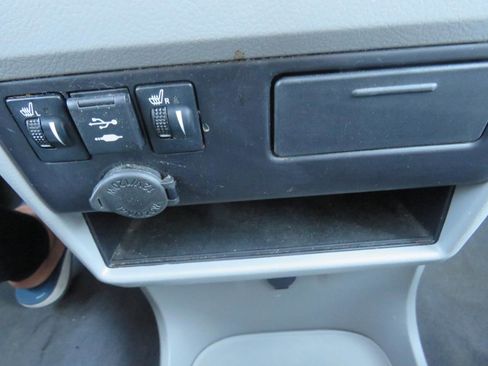 Used 2018 Toyota Sienna XLE FWD image 21
