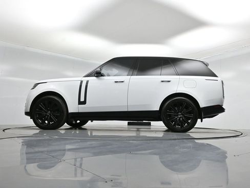Used 2025 Land Rover Range Rover SE image 48
