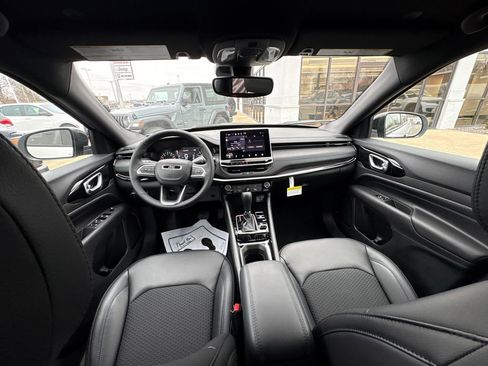 New 2026 Jeep Compass Latitude image 12