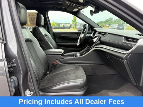 Used 2025 Jeep Grand Cherokee L Altitude AWD/4WD image 28