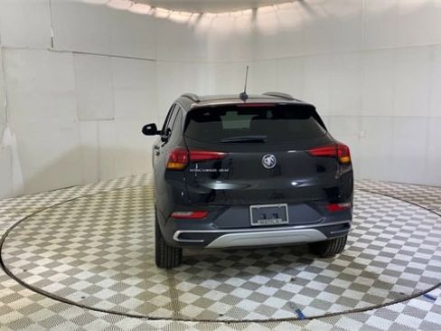 Used 2023 Buick Encore GX Essence image 7