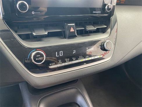 Certified 2021 Toyota Corolla LE FWD image 19