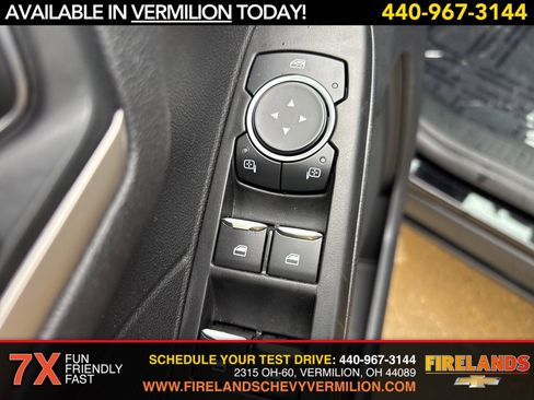 Used 2022 Ford Escape SE w/ SE Sport Appearance Package image 11