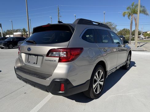 Used 2019 Subaru Outback 2.5i Limited image 3