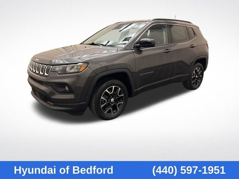 Used 2022 Jeep Compass Latitude w/ Convenience Group AWD/4WD image 1