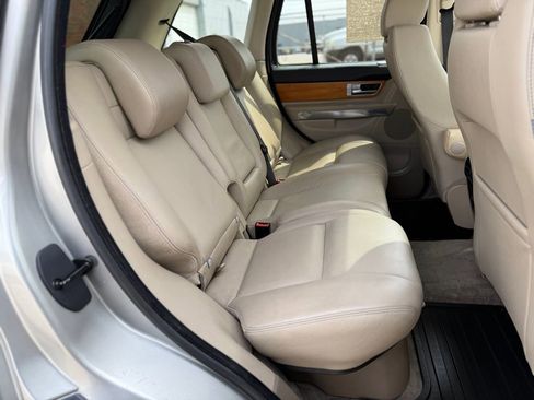 Used 2011 Land Rover Range Rover Sport HSE image 18