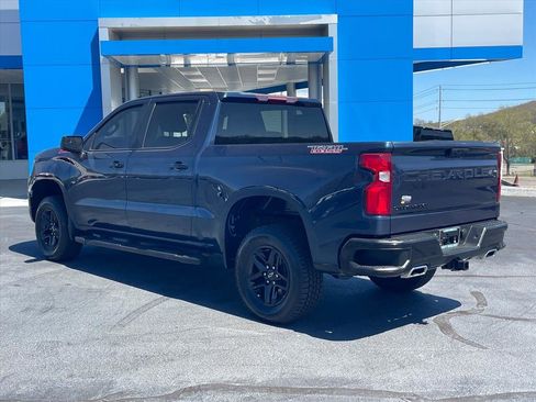 Used 2022 Chevrolet Silverado 1500 LT Trail Boss w/ LPO, Dark Essentials Package image 5