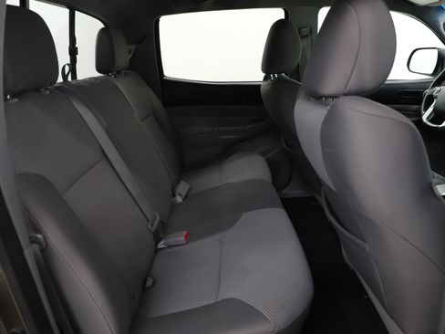 Used 2015 Toyota Tacoma 4x4 Double Cab w/ TRD Off-Road Package image 12