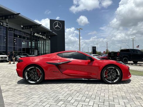Used 2023 Chevrolet Corvette Z06 RWD image 6