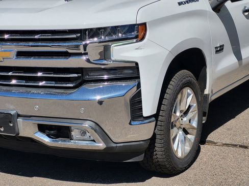 Used 2021 Chevrolet Silverado 1500 LTZ w/ LTZ Convenience Package II AWD/4WD image 7