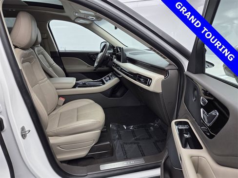 Used 2021 Lincoln Aviator Grand Touring w/ Elements Package Plus image 18