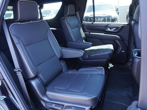 Used 2023 Chevrolet Tahoe Premier AWD/4WD image 9