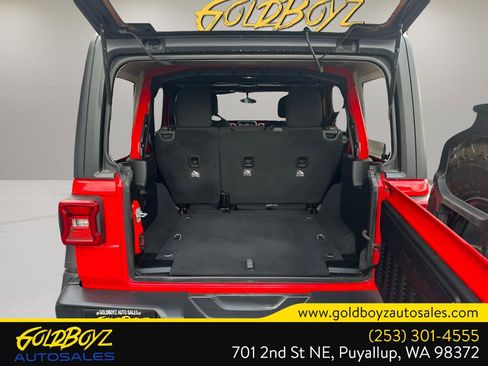 Used 2018 Jeep Wrangler Unlimited Rubicon w/ Steel Bumper Group image 31